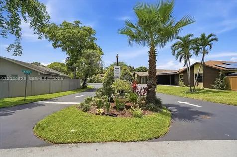 7196 SW 22nd Place Davie FL 33317