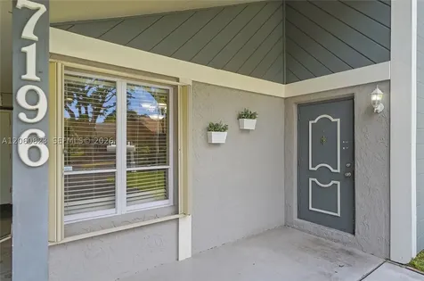 7196 SW 22nd Place Davie FL 33317