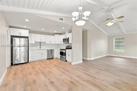 7196 SW 22nd Place Davie FL 33317