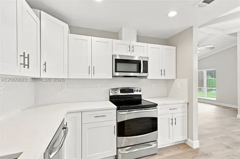 7196 SW 22nd Place Davie FL 33317