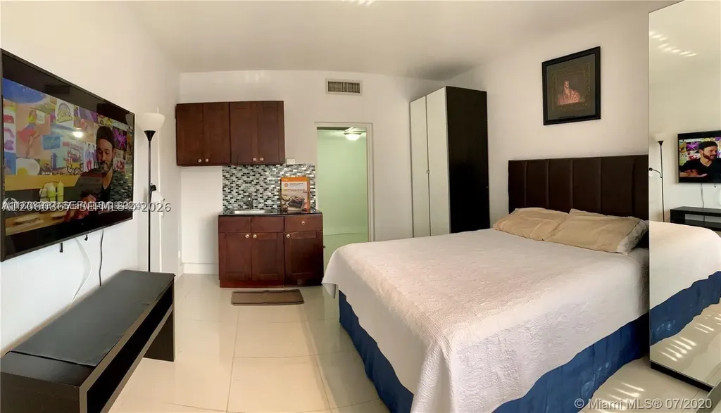 Hallandale Beach FL 33009