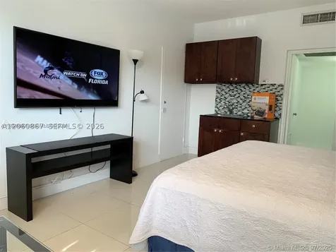 Hallandale Beach FL 33009