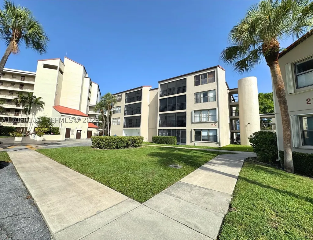 2324 S Cypress Bend Drive Pompano Beach FL 33069