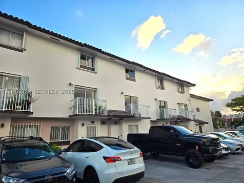 900 SW 104th Court Miami FL 33174