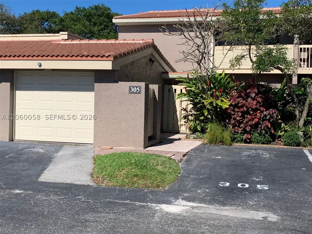 305 Bonnie Brae Way Hollywood FL 33021