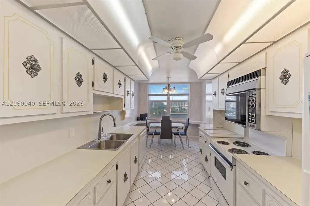 2751 S Ocean Drive Hollywood FL 33019