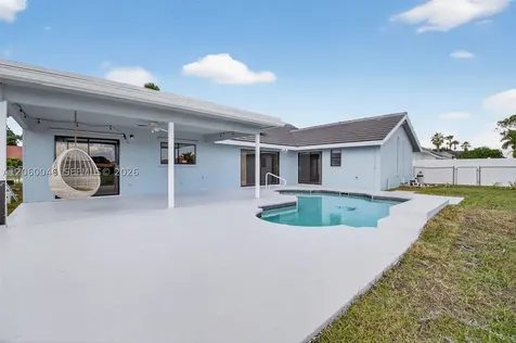 6043 Sunberry Circle Boynton Beach FL 33437