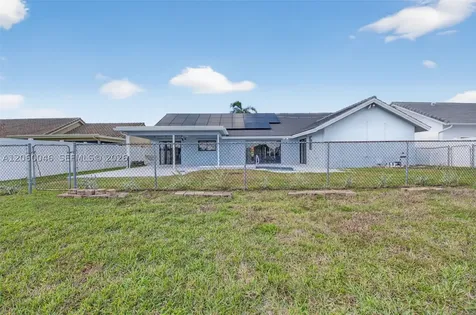 6043 Sunberry Circle Boynton Beach FL 33437