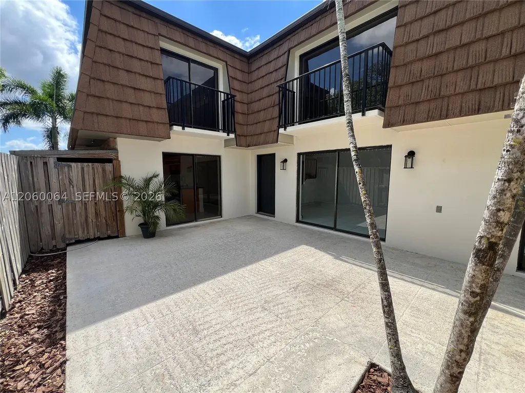 9105 SW 19th Place Davie FL 33324