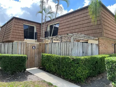 9105 SW 19th Place Davie FL 33324