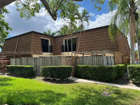 9105 SW 19th Place Davie FL 33324