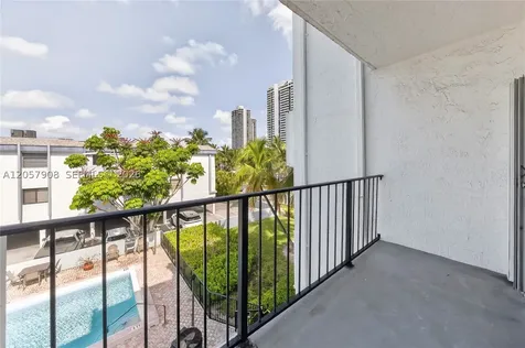 3642 NE 171st Street North Miami Beach FL 33160