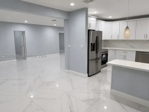 552 NE 161st Street Miami FL 33162