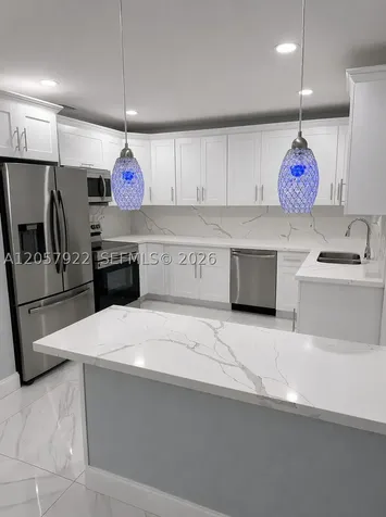 552 NE 161st Street Miami FL 33162