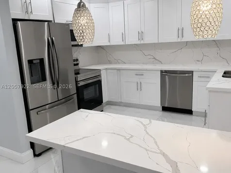 552 NE 161st Street Miami FL 33162