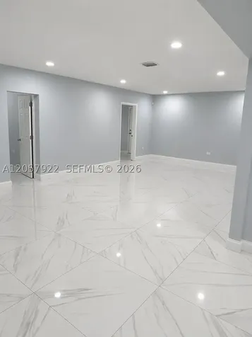 552 NE 161st Street Miami FL 33162