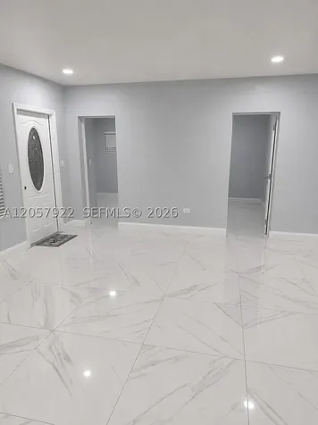 552 NE 161st Street Miami FL 33162