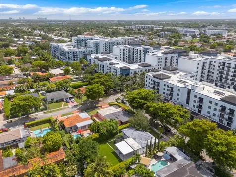 2031 SW 66th Avenue West Miami FL 33155