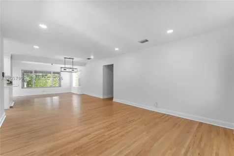 2031 SW 66th Avenue West Miami FL 33155