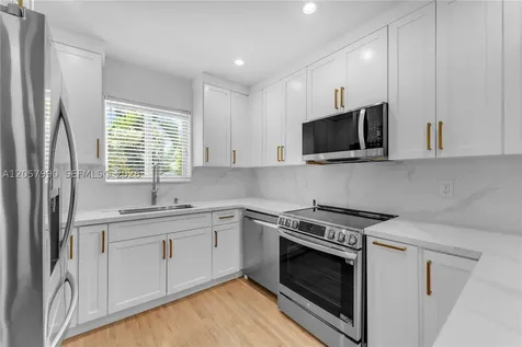 2031 SW 66th Avenue West Miami FL 33155