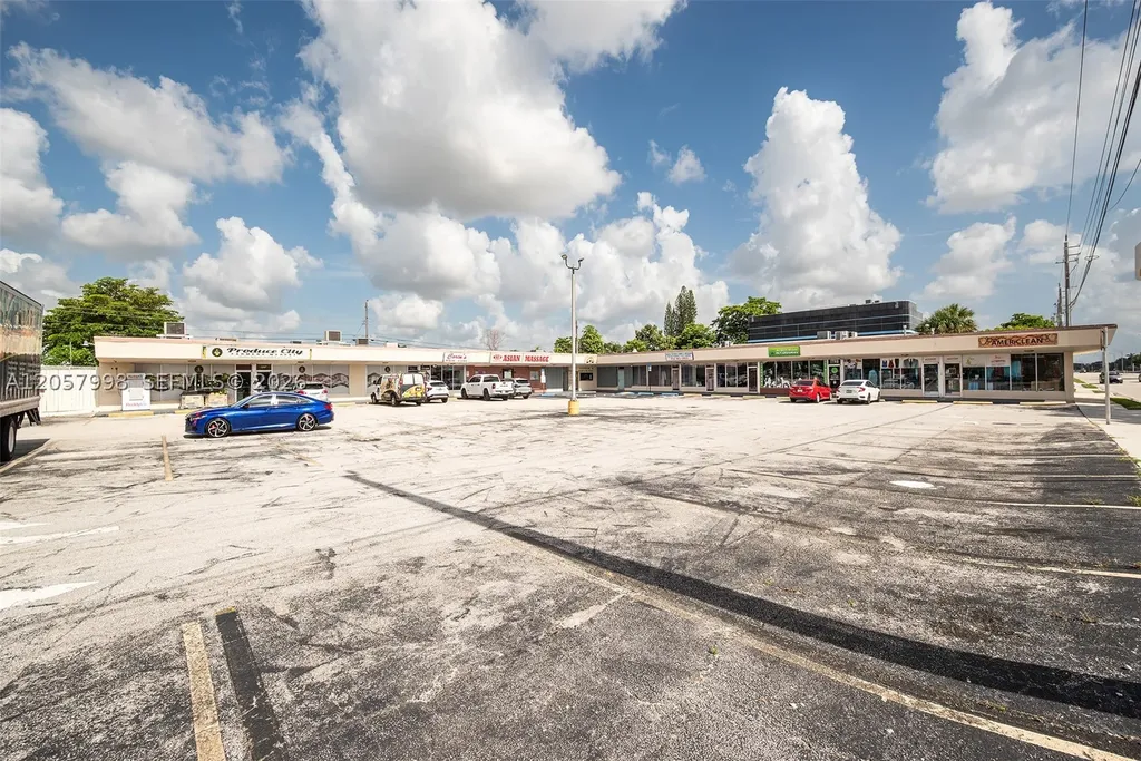 1128-1132 N University Drive Pembroke Pines FL 33024