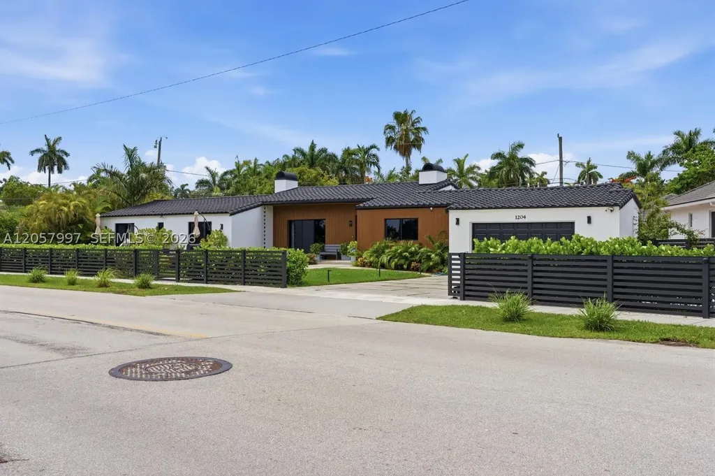 1204 S Northlake Drive Hollywood FL 33019