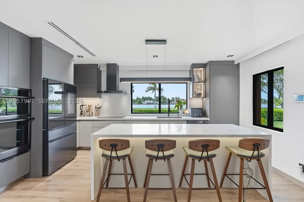 1204 S Northlake Drive Hollywood FL 33019