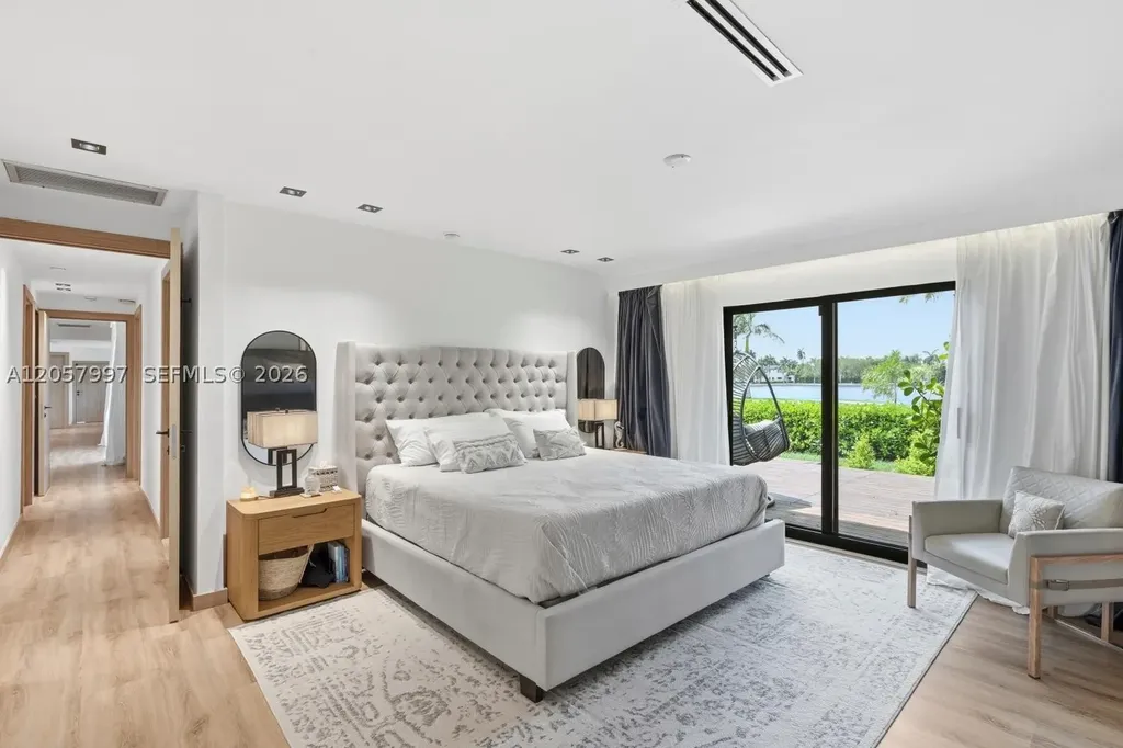 1204 S Northlake Drive Hollywood FL 33019