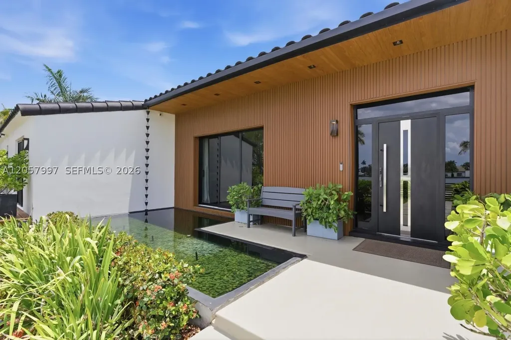 1204 S Northlake Drive Hollywood FL 33019