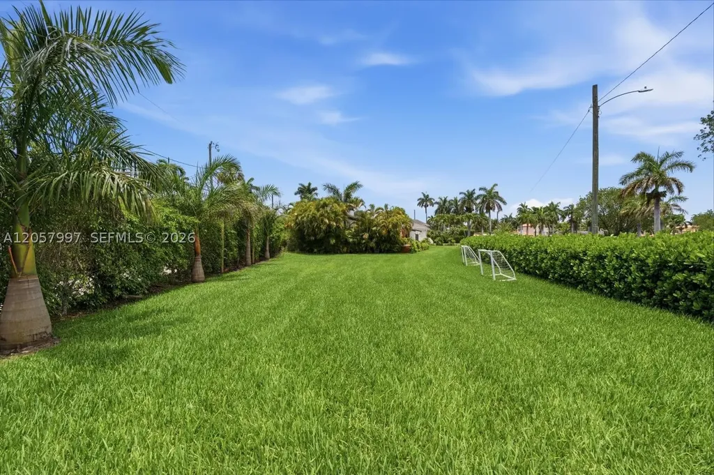 1204 S Northlake Drive Hollywood FL 33019