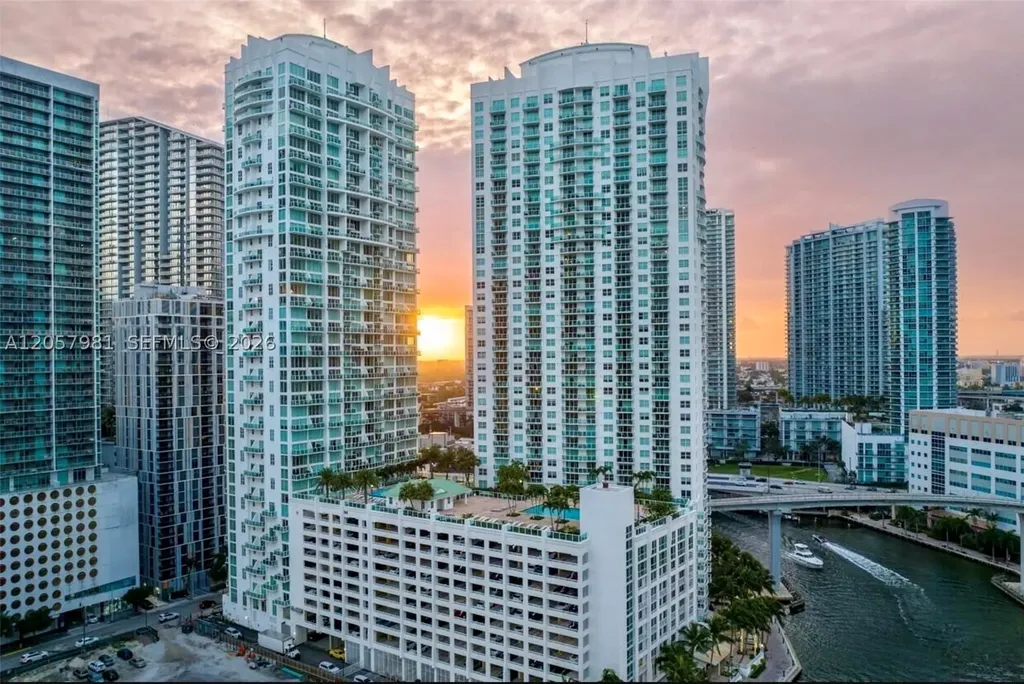 41 SE 5th Street Miami FL 33131