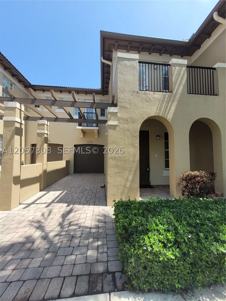 8707 Buckskin Manor Davie FL 33328