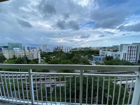 816 NW 11th Street Miami FL 33136