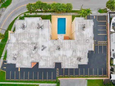 2400 NW 16th St Road Miami FL 33125