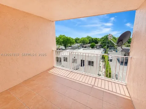 2400 NW 16th St Road Miami FL 33125