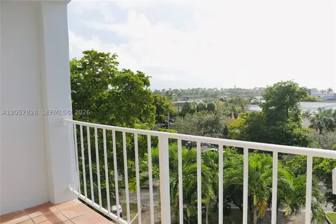 6900 Bay Drive Miami Beach FL 33141