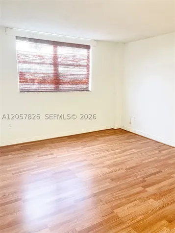 6900 Bay Drive Miami Beach FL 33141