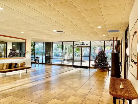 6900 Bay Drive Miami Beach FL 33141