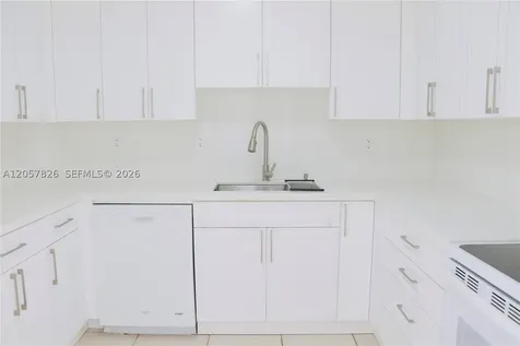 6900 Bay Drive Miami Beach FL 33141