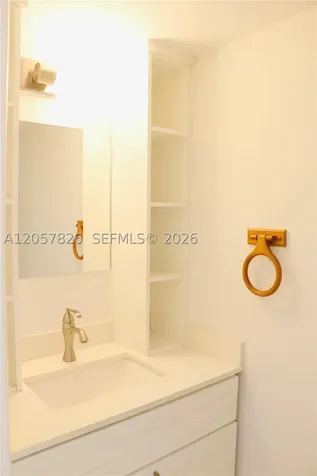 6900 Bay Drive Miami Beach FL 33141
