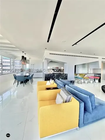 5255 Collins Avenue Miami Beach FL 33140