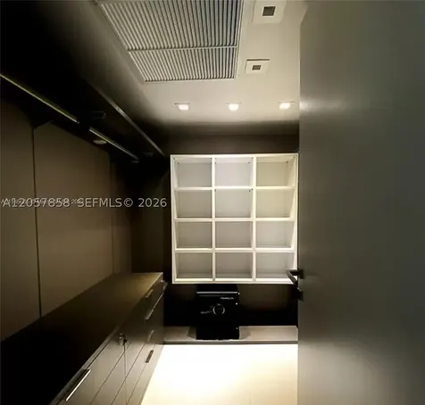 5255 Collins Avenue Miami Beach FL 33140