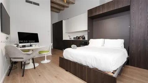 5255 Collins Avenue Miami Beach FL 33140