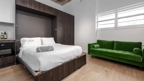 5255 Collins Avenue Miami Beach FL 33140