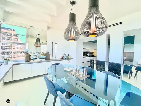 5255 Collins Avenue Miami Beach FL 33140