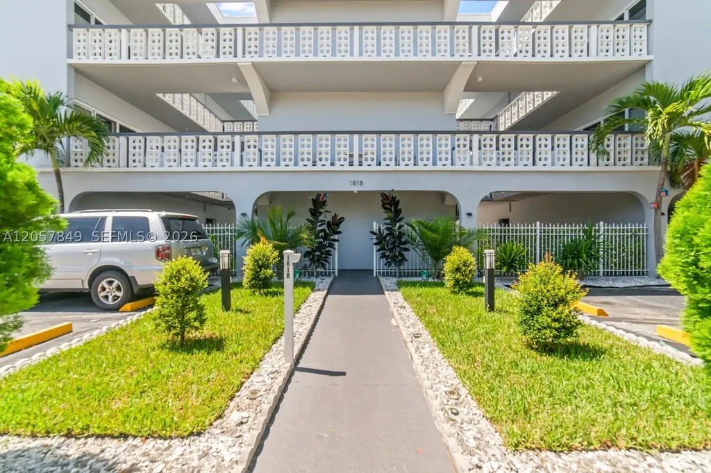 1818 Rodman Street Hollywood FL 33020