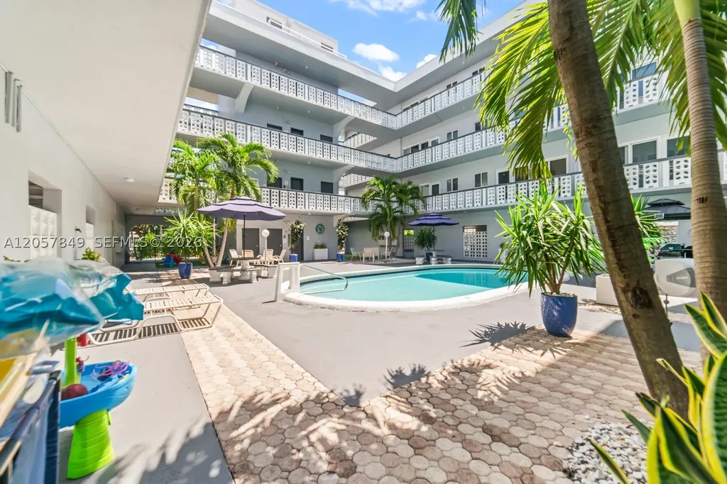 1818 Rodman Street Hollywood FL 33020