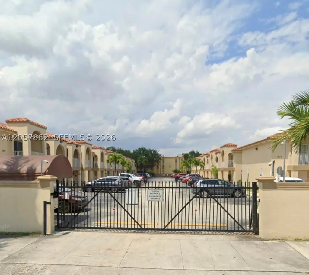 549 W 68th Street Hialeah FL 33014