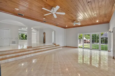 4445 N Michigan Avenue Miami Beach FL 33140