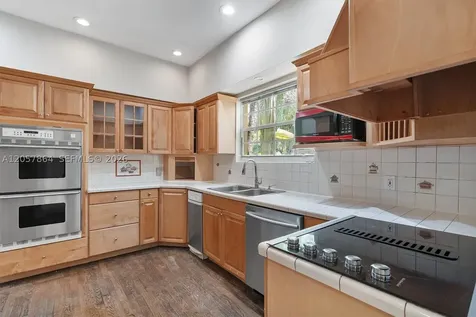4445 N Michigan Avenue Miami Beach FL 33140